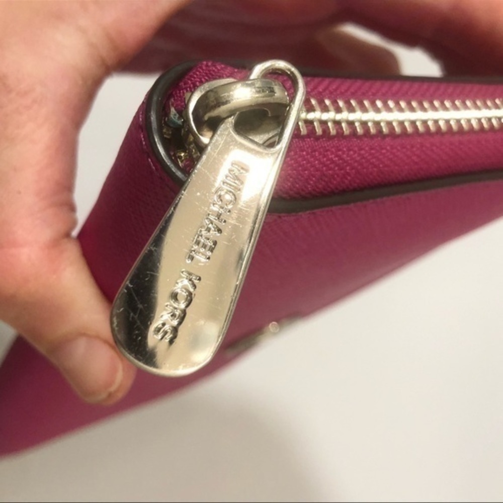 Michael kors pink logo zipper accordion wallet - Picture 12 of 12